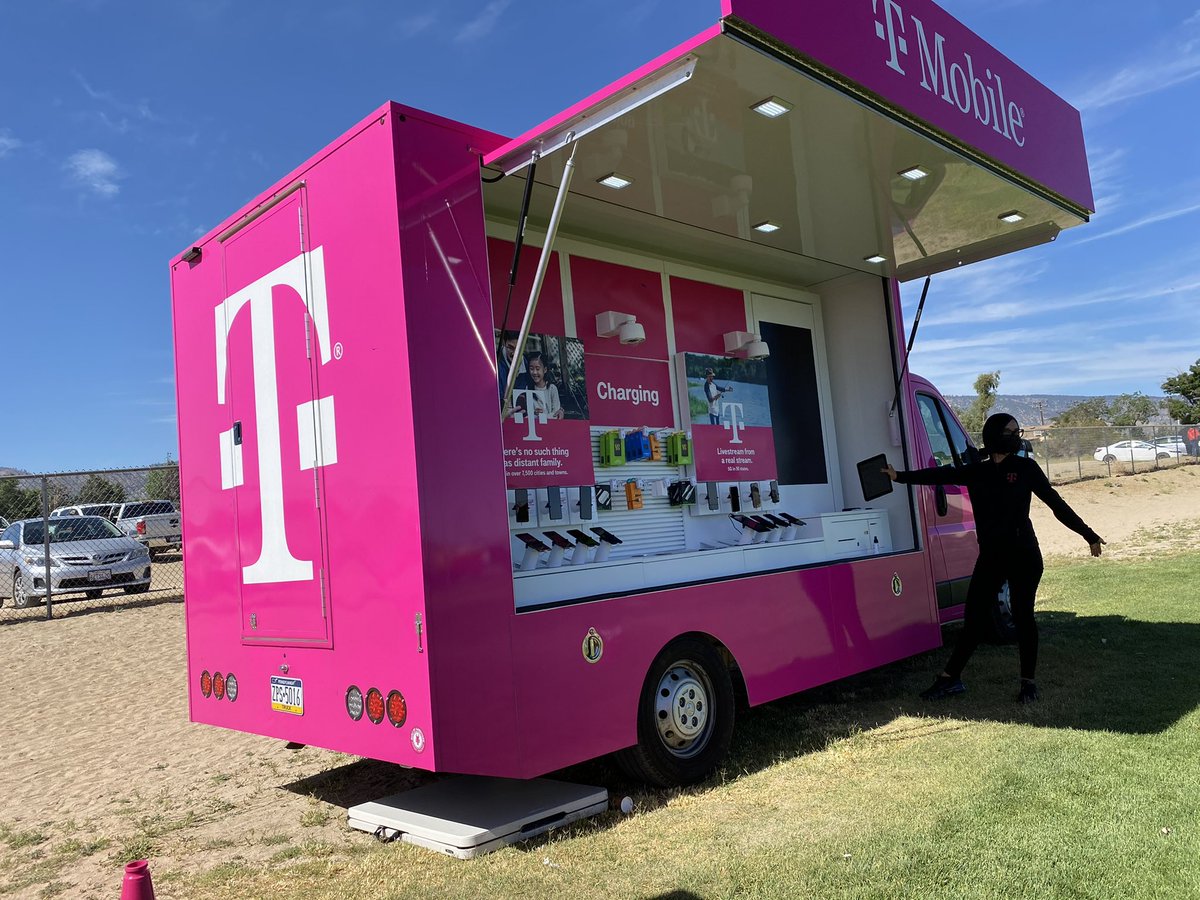 Let’s play ball! T-Mobile style! ⚾️

Today we are in Phelan,CA 

The T-Mobile Truck is here to support the little league⚾️

Ask a mobile event expert about our fresh new deals! 

#WeAreWithYou #Phelan