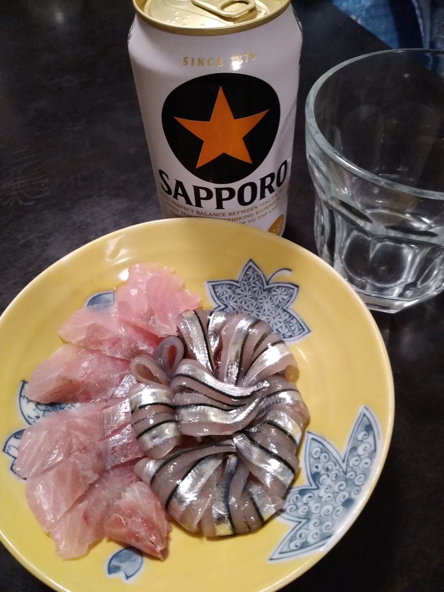 ゆたうた على تويتر 今日のツマミ シログチ と キビナゴ の刺身 黒ラベル さかなを食べよう ゆたうた على تويتر 今日のツマミ シログチ と キビナゴ の刺身 黒ラベル さかなを食べよう