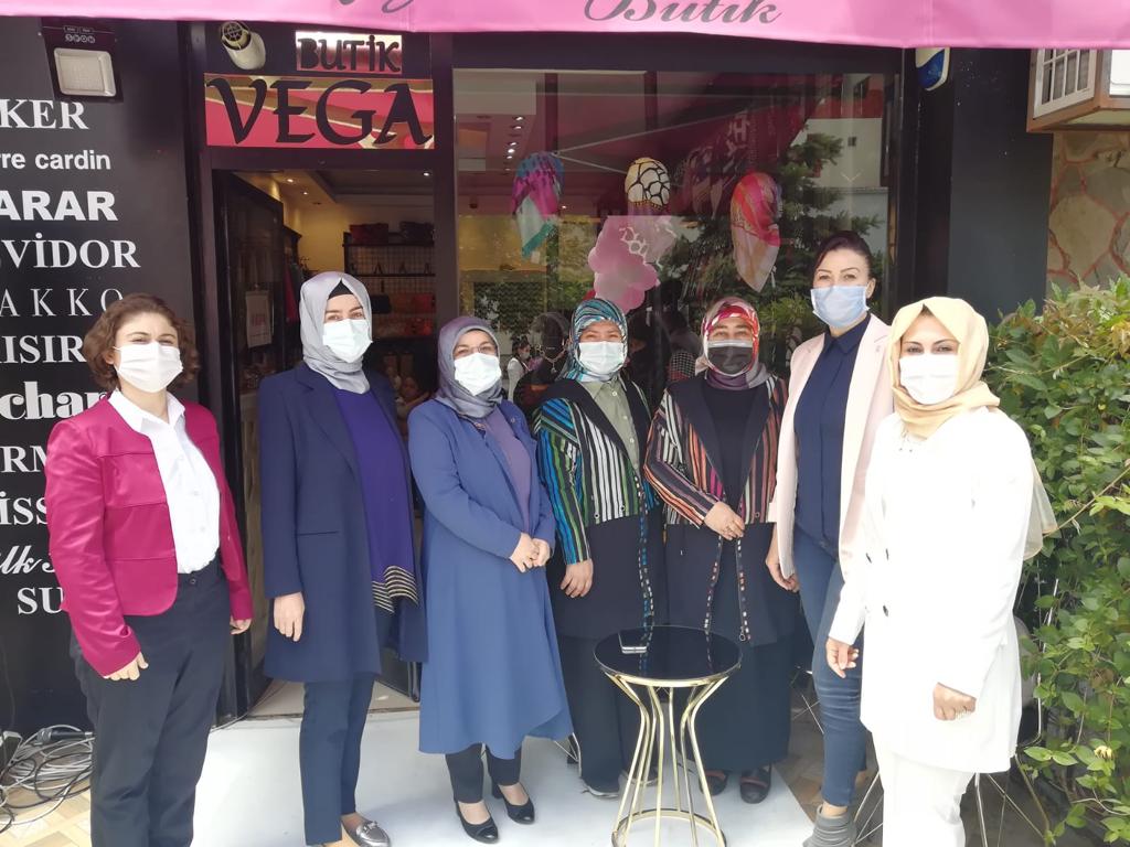 Emine TİMUÇİN (@eminetimucin) on Twitter photo Yönetim kurulu üyelerimiz ile birlikte Kadın girişimcilerimizden Melikgazi Kadın Kolları Yerel Yönetimler Başkanımız <a href="/Haticedegirme17/">Hatice Değirmenci</a> ’nin Vega Butik mağazasının açılışına katıldık. Hayırlı, bereketli bol kazançlar diliyorum.
#akkadınkayseri #akparti Yönetim kurulu üyelerimiz ile birlikte Kadın girişimcilerimizden Melikgazi Kadın Kolları Yerel Yönetimler Başkanımız <a href="/Haticedegirme17/">Hatice Değirmenci</a> ’nin Vega Butik mağazasının açılışına katıldık. Hayırlı, bereketli bol kazançlar diliyorum.
#akkadınkayseri #akparti