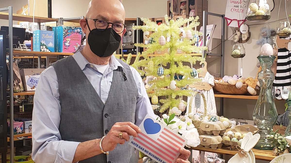 HRC_FredCo's tweet photo. Shout Out to to Paul Thompson with #Ecclectibles for joining the "Hate Has No Business Here" campaign. Ec'clectibles is the 50th picture we have posted in our campaign from either a local business, public library, or public servant Stay tuned to see what is next! #frederickhhnbh https://t.co/XlY6YHlyeb