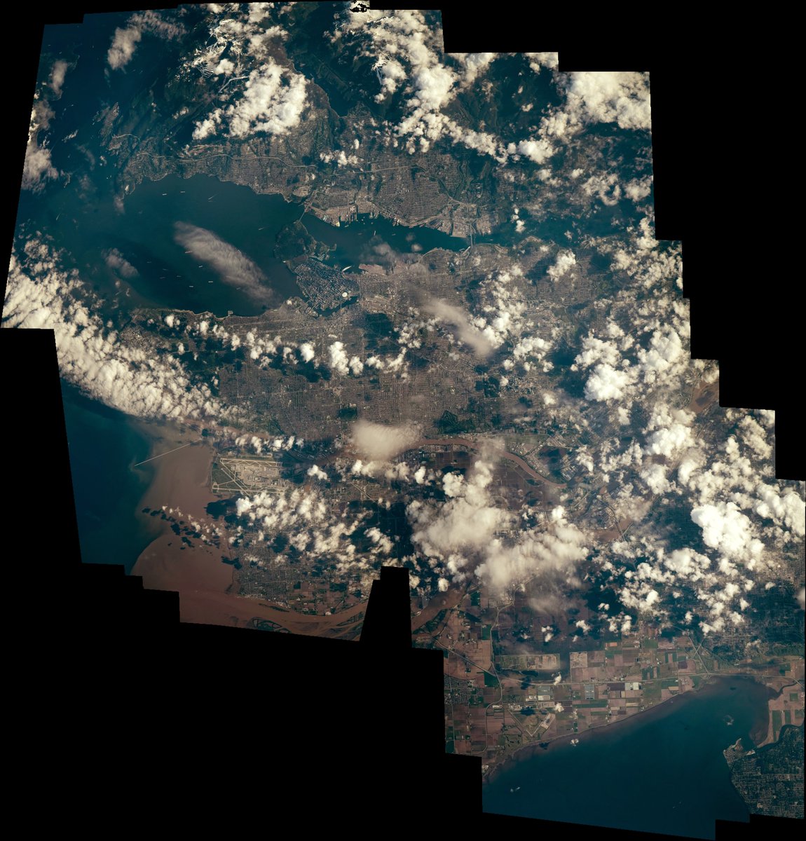Thom_astro's tweet photo. #Vancouver, #Canada, has a fascinating city layout with its delta, island airport and what looks like nearby agriculture. A prime candidate for this 68-mb photo mapping. Zoom in and explore the varied views of #VancouverBC π¨π¦: https://t.co/uv8ZdnA5Yx #MissionAlpha #BigPicture https://t.co/6dITS9mQu9