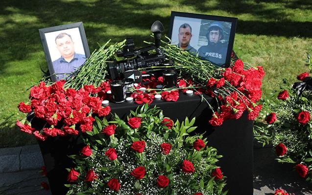 SamirAkhundoff's tweet photo. Armenian landmines kill two Azerbaijani journalists and a civilian in Azerbaijan’s Nagorno-Karabakh; The list of innocent Azerbaijanis killed by Armenian landmines continues to grow. My Thoughts and prayers with the families of the victims and the people of 🇦🇿 #Armenianterrorism https://t.co/C1g26mAr3D