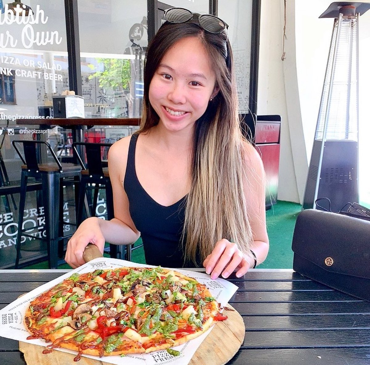 (Dough)n't you think fresh dough tastes better than frozen? We do too. That's why we make ours fresh, in restaurant, every day.
📸: @ada.foodie  

#ThePizzaPress #CraftYourPizza #PizzaTime #Pizzagram #FreshDough #Fresh #SaturdayMood #WeekendPizza