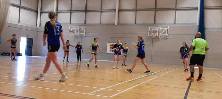 Loving getting back to handball. Thanks <a href="/StroudHandball/">Stroud Handball</a> and <a href="/PoolePhoenix/">PoolePhoenix 🔥</a> for the matches and thanks <a href="/EHAReferees/">EHRA Handball Referees</a> for your efforts.