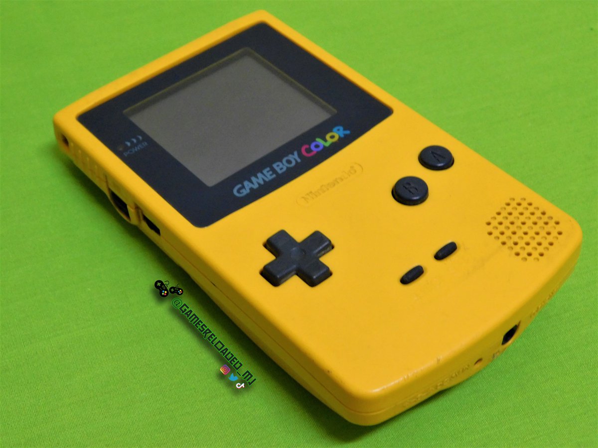 GamesreloadedM's tweet photo. Gameboy Color, una de las consolas portatiles más bonitas y queridas por todos nosotros.

Feliz día!!
.
#gbc #gameboycolor #handheldconsole #retrogame #retrogaming #retrogames #nintendo #gamecollection #retrogamer #nintendolove #handheldconsoles #handheldgaming #handheldgamer https://t.co/6wxXOXBsJ3