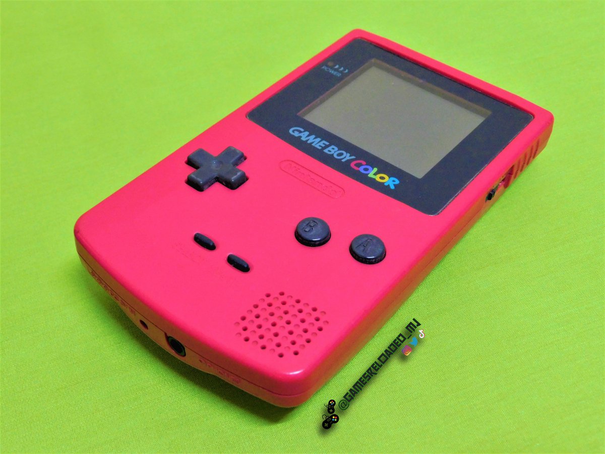 GamesreloadedM's tweet photo. Gameboy Color, una de las consolas portatiles más bonitas y queridas por todos nosotros.

Feliz día!!
.
#gbc #gameboycolor #handheldconsole #retrogame #retrogaming #retrogames #nintendo #gamecollection #retrogamer #nintendolove #handheldconsoles #handheldgaming #handheldgamer https://t.co/6wxXOXBsJ3