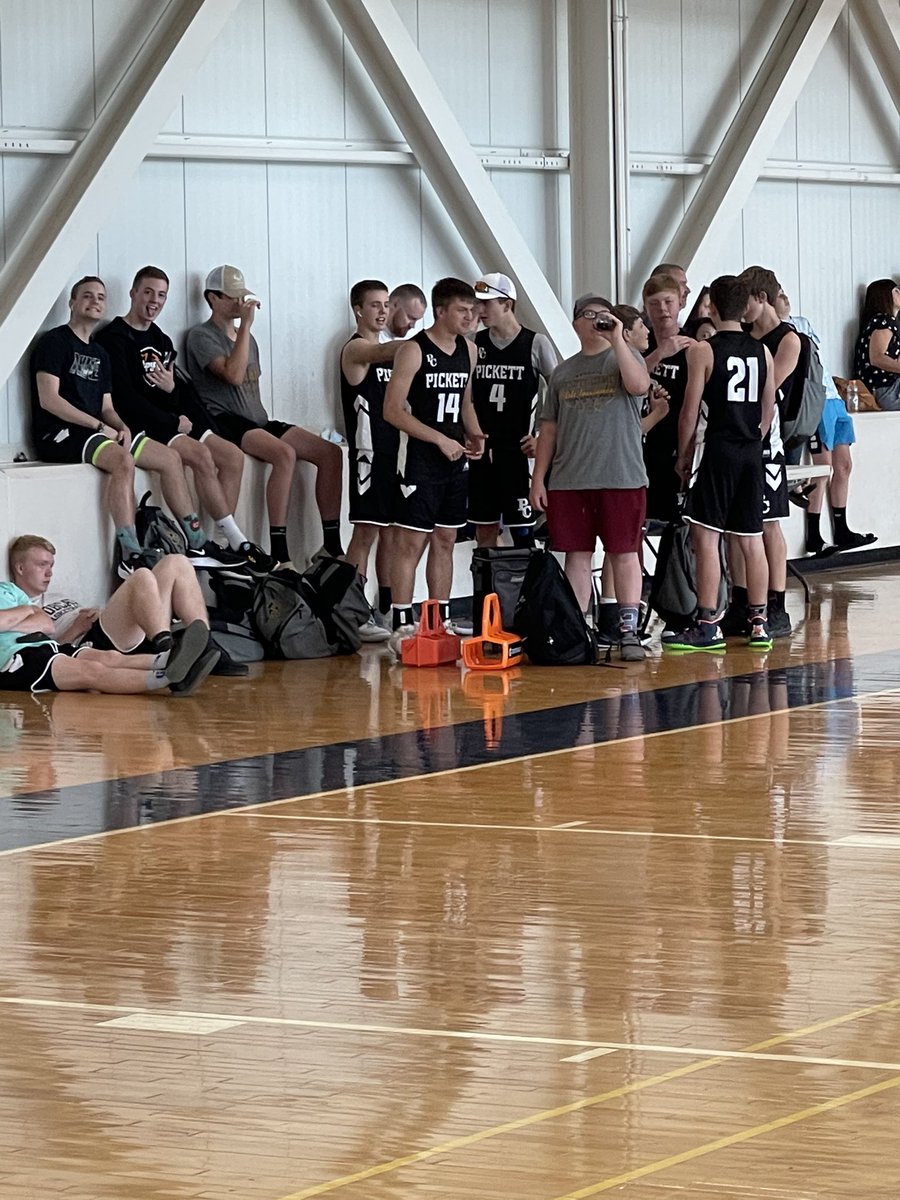 PickettBobcats's tweet photo. Great kickoff to our summer team camp @ChargerMBB.   A first class team camp experience that was well organized, excellent facilities, great officiating and terrific competition. Thank you @coachjshulman @CoachKomara and all the UAH Team Members. https://t.co/PORSznGhEt