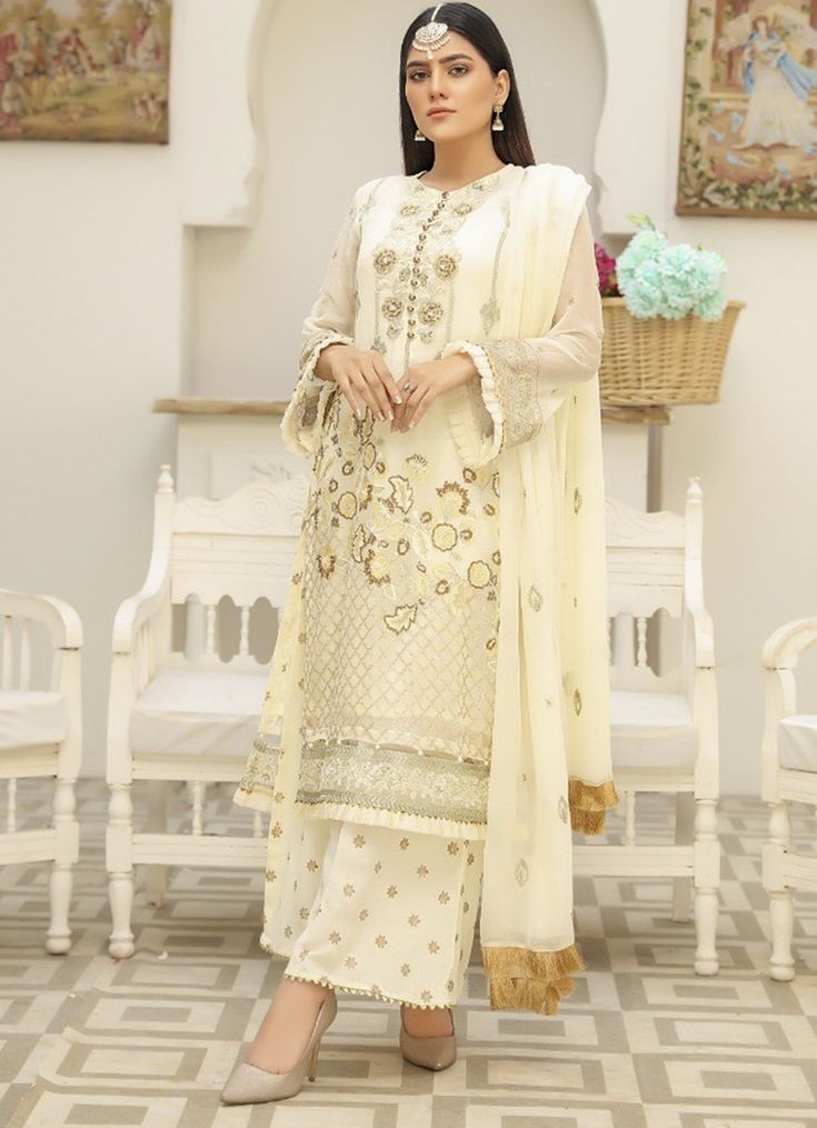 FasionLogy's tweet photo. #Creamsalwarkameez #forgirl #ineveningparty✨ https://t.co/kfQkae7MJl