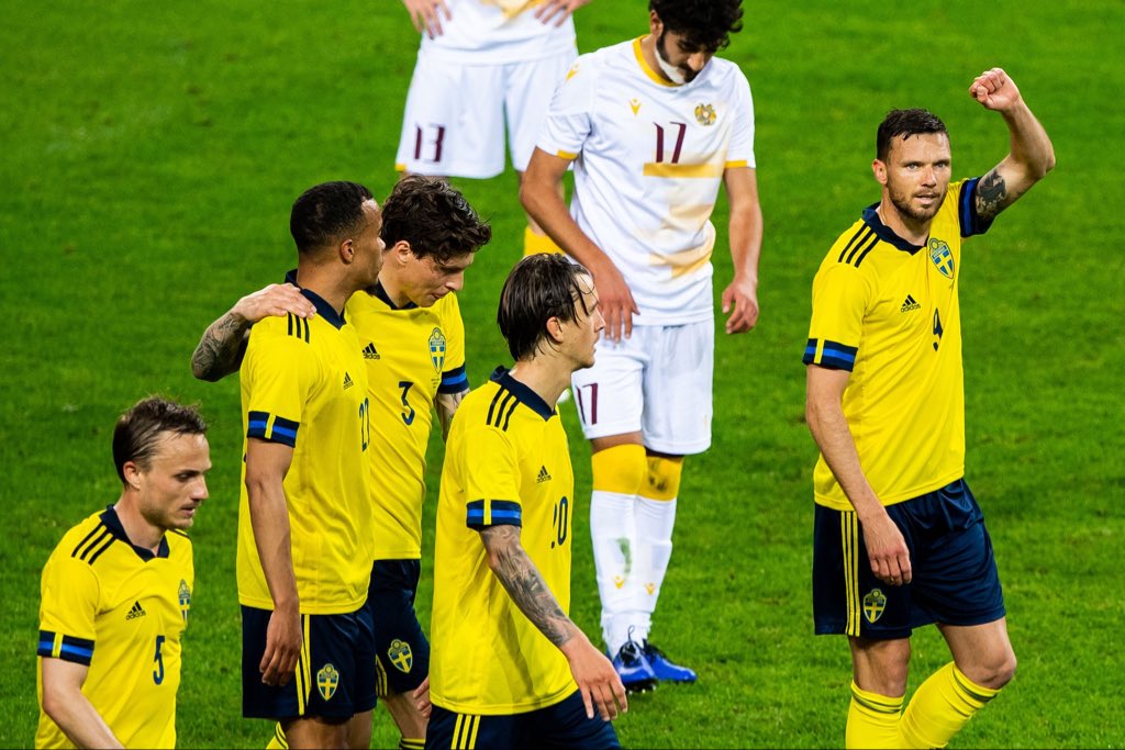 SystemFoot's tweet photo. [#Amical🌐] Victoire 3-1 de la #Suède 🇸🇪 contre l’#Arménie 🇦🇲 !

⚽️ #Forsberg 16’
⚽️ #Danielsson 34’
⚽️ #Berg 85’

⚽️ #Bichakhchyan 64’

#SWEARM https://t.co/yrNlEiPvrY