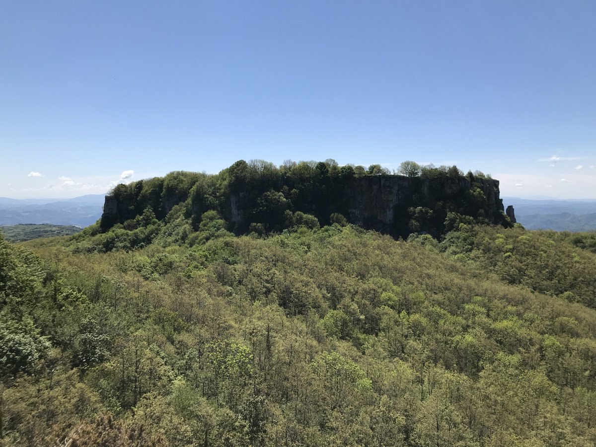 Amanti del #trekking segnatevi di fare quello tra #SassoSimone e #SassoSimonello, andando alla ricerca della #CittaDelSole. #toscana #marche #natura #italy #travel #hinking diariodiunaviaggiatriceseriale.com/2021/06/03/ita… <a href="/VoceDelVerboPar/">VoceDelVerboPartire</a> @rivogliobarbie <a href="/lemurinviaggio/">Lemurinviaggio</a> <a href="/untrolleyperdue/">untrolleyperdue</a> <a href="/LucaPery/">Luca P.</a>