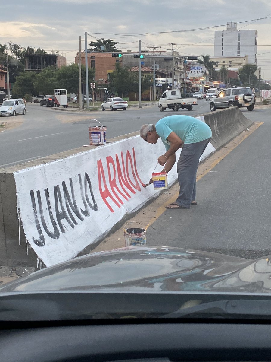edgartorrespf's tweet photo. Esto es en Loma Pyta... @AsuncionMuni esto se limpia después con dinero de mis impuestos? https://t.co/uvwxMCxzzx