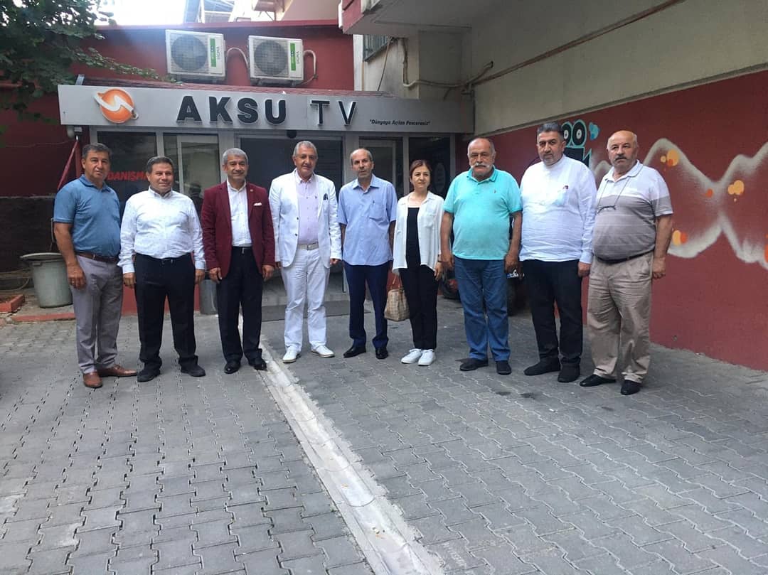Akdeniz Gazeteciler Cemiyeti federasyon Genel Başkanı Gaye Coşkun ve Onursal başkanı Mevlüt Yeni, yönetim kurulu üyelerinin Televizyonumuza nazik ziyaretleri için teşekkür ederim.