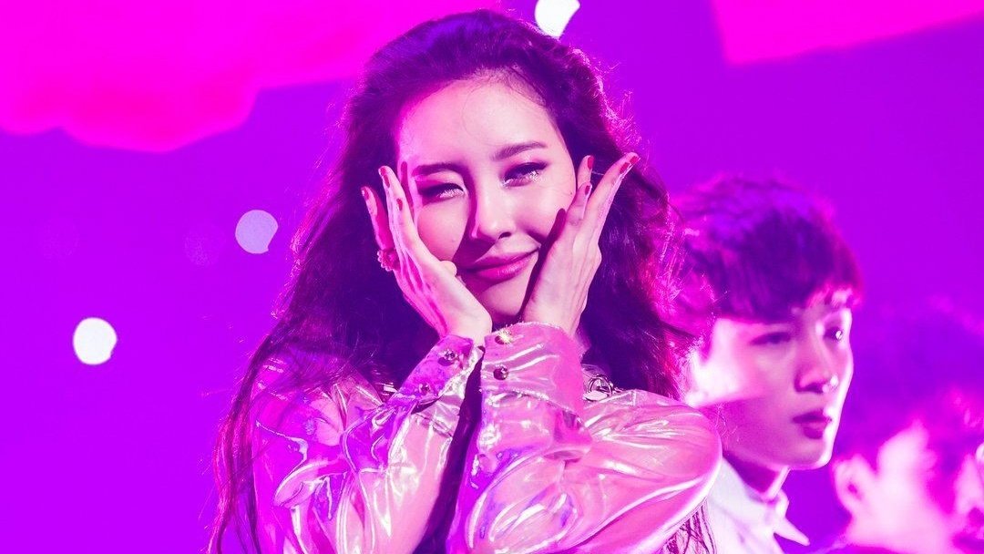 sunmilookz's tweet photo. wae yeppeun nal dugo gashina https://t.co/7KI93fnKSl