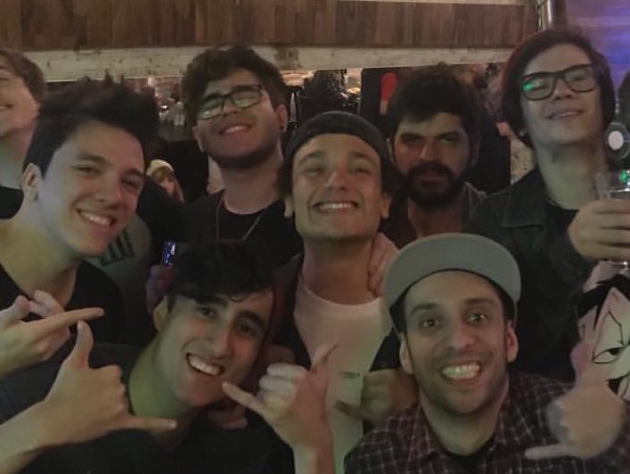 ZEROUNT's tweet photo. para 👏🏻 a 👏🏻 bens 👏🏻 pk 👏🏻 e 👏🏻 felps 👏🏻 🎂 https://t.co/J0uQI3IcGd