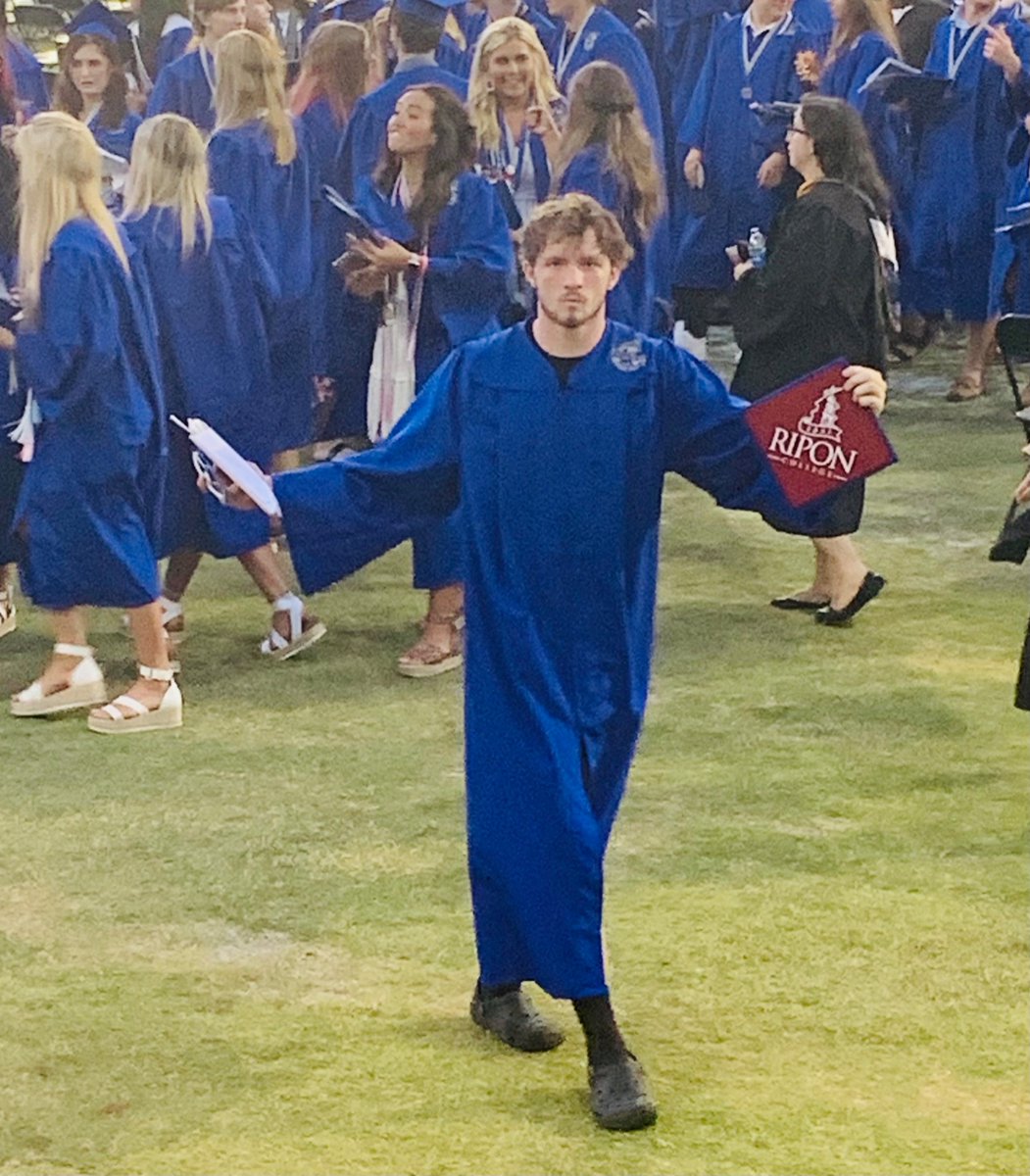 Put pen to paper today. Ready to join my teammates at Ripon College this Fall. 🏈💪🏻🔥 <a href="/Jmar56/">Jake Marshall</a>  <a href="/Redhwkfb/">Ron Ernst</a> <a href="/CoachMSchmitt/">Mike Schmitt</a>