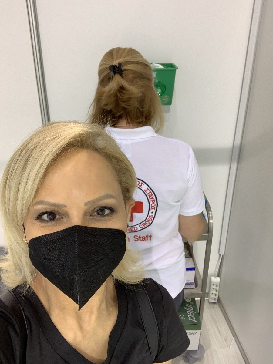 YgeiaPanwApola's tweet photo. Οι εθελοντές του Ελληνικού Ερυθρού Σταυρού εν μέσω πανδημίας προσφέρουν σε  ανθρώπους και ζώα…με όλη την καρδιά τους!!!…αύριο 10.30 πμ. @hellenicredcross @chrisohoou 
#ygeiapanwapola  #ant1tv #fotinigeorgiou  #keep_safe https://t.co/YcbusAoaQy https://t.co/kw6Lqe4ocD