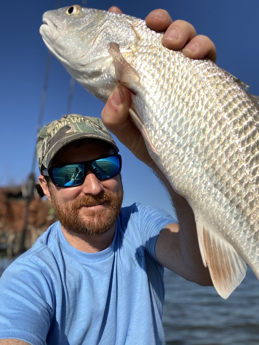 baitandwait's tweet photo. Jeremy and Brian had fun fish’n in the sun today!!  90 degree day, drum and specs were biting!! #baitandwaitoutdoors #fishing #kayakfishing #angler #abugarcia https://t.co/Ar3ClP90fM