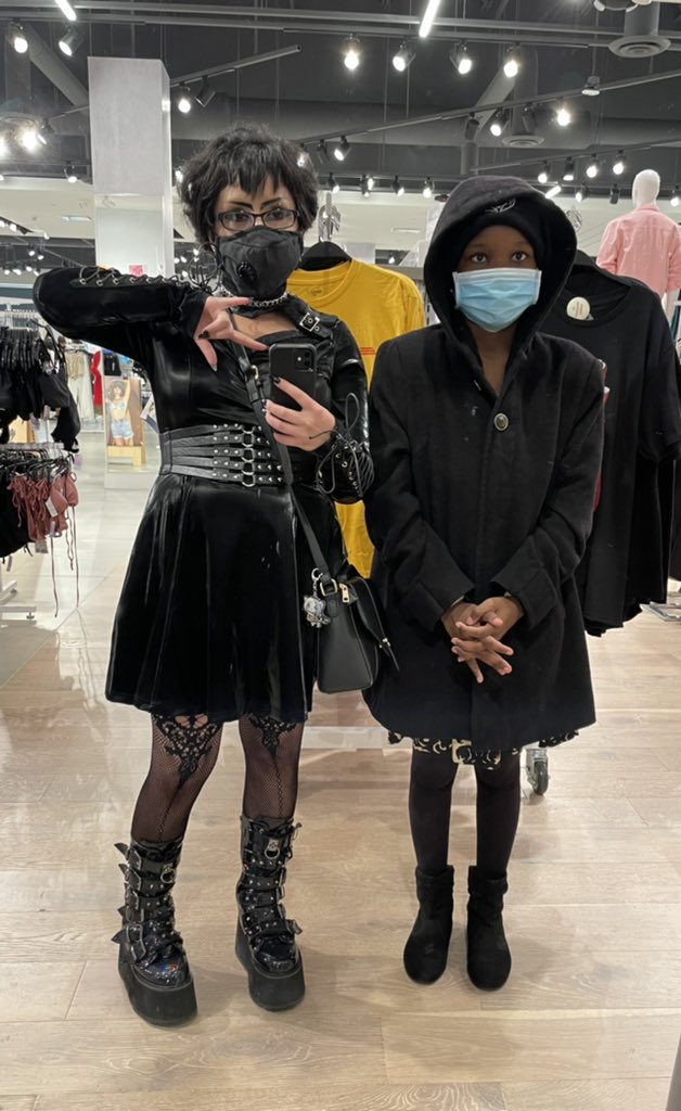 ARedLionheart's tweet image. I Love her so much! 😭 Today is OUR DAY TO TREAT YO’ SELF!