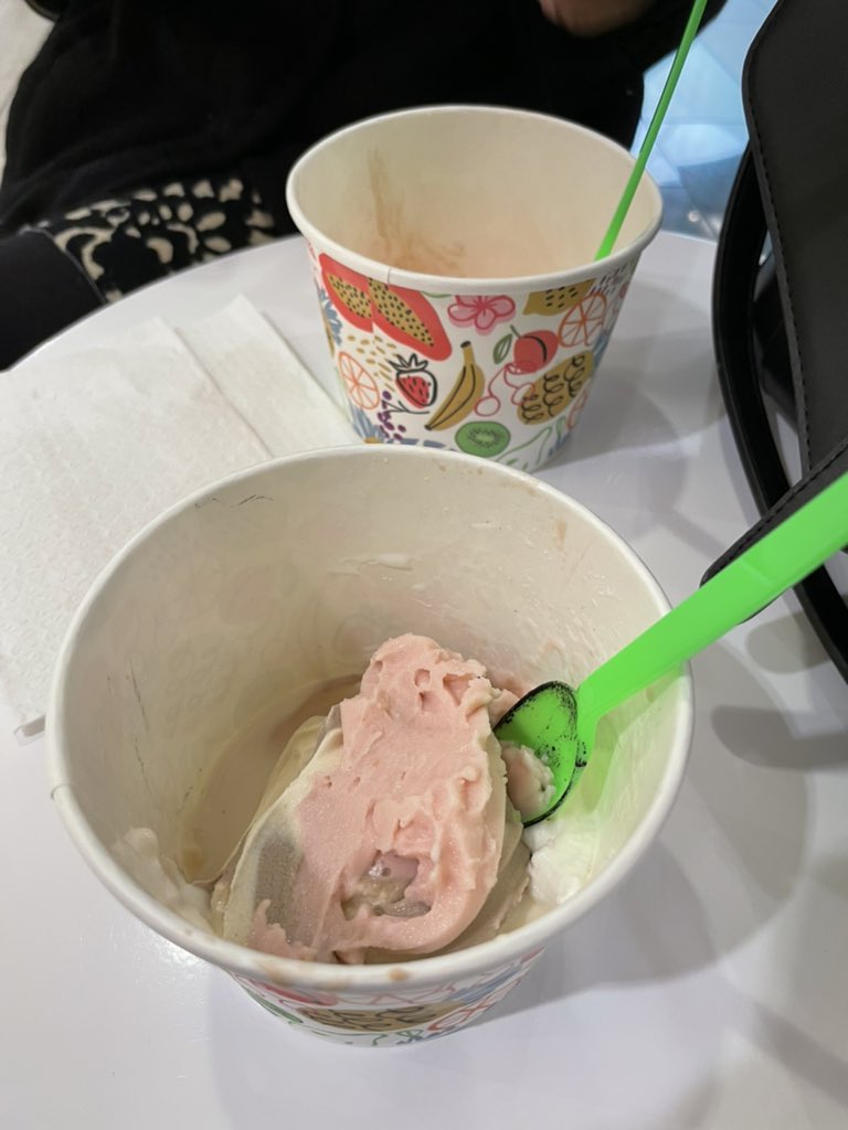 ARedLionheart's tweet image. I Love her so much! 😭 Today is OUR DAY TO TREAT YO’ SELF!