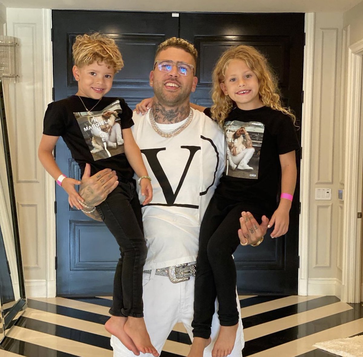 playboyfresh_'s tweet photo. Got my mini-me’s riding with me #MargielaLanguage https://t.co/7B3Vf43MsR