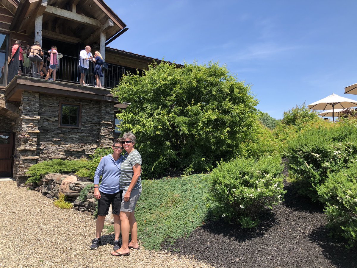 SW_Andersen's tweet photo. Enjoyed a beautiful day in Ohio wine country at @LaurentiaWinery & #RedEagleDistillery 🤗 https://t.co/TaBxyrLaXq