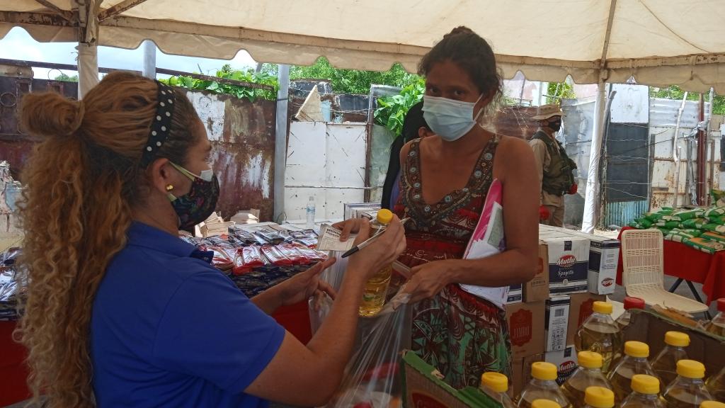 HenryH_'s tweet photo. Hoy estubimos en el sector San José del municipio Miranda en compañía de nuestro Gobernador @vclarkb y todo el gabinete de gobierno en otra jornada social "Juntos Lo Hacemos" donde se entregaron ayudas técnicas, medicinas a pacientes crónicos.

#Gobiernodecalle  #JuntosLoHacemos https://t.co/uOmdcVb7Ri