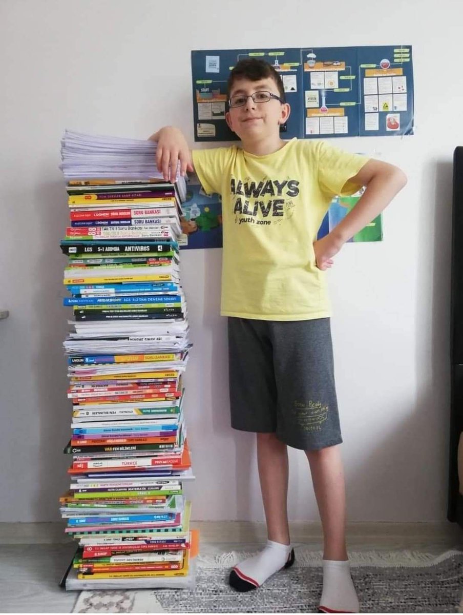 Enverdephh's tweet photo. Yarın LGS sınavına girecek rakiplerime tanrı merhamet etsin, çünkü ben etmeyeceğim #lgs2021 https://t.co/07wMfvhaVK