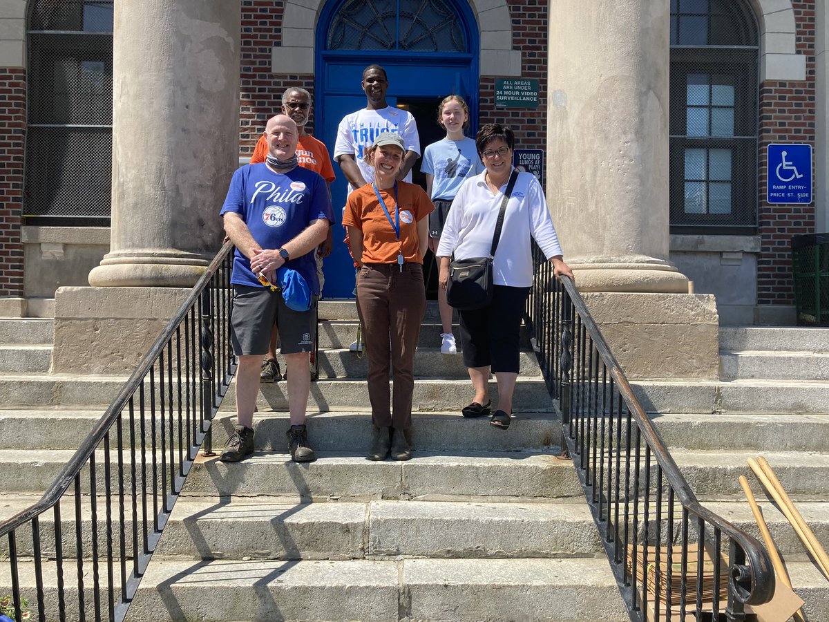 MichaelforPa's tweet image. Major shout out to @MomsDemand @CeaseFirePA @PhilaParkandRec @blackclergyphl @SenatorHaywood for showing up and showing out at today’s #WearOrange event!! In the first pic peep myself and the P&amp;amp;R commissioner with our rec center lean!!! 🧡🧡 #EndGunViolence #EndGunViolenceNow