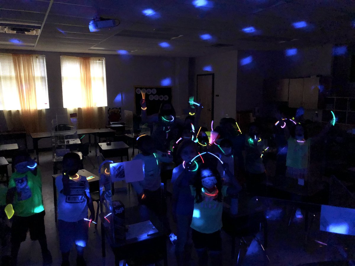 What better way to celebrate end of year, than with a glow dance party! <a href="/mrs_jones1312/">Stephanie Jones</a> <a href="/NISDWernli/">Dr. Caroline Wernli Elementary School</a>
