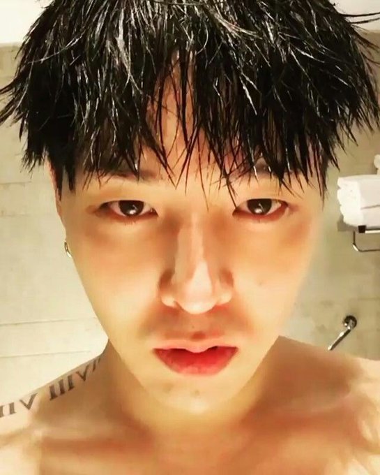 How are all my beautiful fellow #VIP s?!  #VIPSelcaDay #GDRAGON #BIGBANG https://t.co/3EDFmzzkTI<a href="/tag/vip"class="tags">#VIP</a><a href="/tag/vipselcaday"class="tags">#VIPSelcaDay</a><a href="/tag/bigbang"class="tags"><span>#bigbang</span></a><a href="/tag/gdragon"class="tags"><span>#gdragon</span></a>