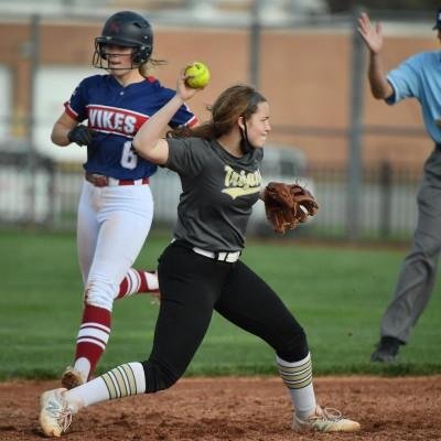 peterson_rick's tweet photo. All-Shawnee County Softball: State champ @T_HighAthletics sweeps top honors. @CanadyNijaree player of year, @AdisynCaryl top newcomer, Shane Miles coach of the year. @hayden_softball @LadyVikesSB @SHHSsoftball @silverlakesb @RuralSoftball @RossvilleDawgs.
https://t.co/KssLs5goKC https://t.co/XrKye5F3yy