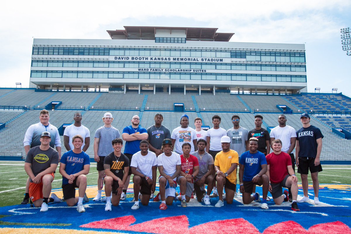 It’s a great day in Lawrence! Excited to welcome our 2021 class to campus. 

#RockChalk