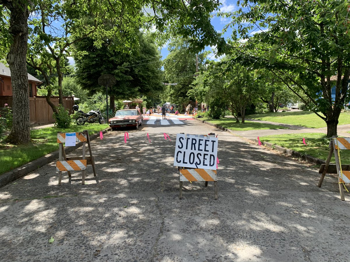 pkoonce's tweet photo. Sherret Square in Portland is ground zero for #intersectionrepair #sellwood #pdx https://t.co/QVkKmZ7WCx