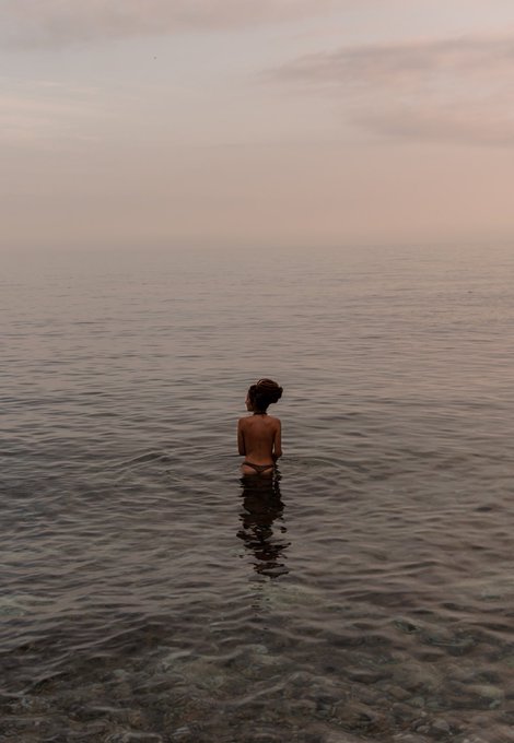 in my element 🌊 https://t.co/jeAhNb93Z7