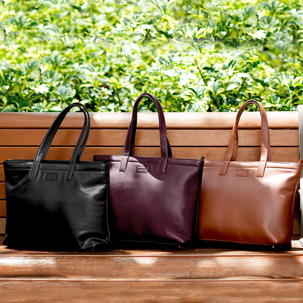 toffeecases's tweet photo. 🗣️The new Melbourne Tote Range, swipe right ➡️ to see the entire collection ! 

#genuineleather #leather #leatherbags #handbags #macbook  #toffee #leatherhandbags #macbookbag #workbag #style #fashion #backpacks #ladiesfashion #womenstyle #totes #totebag #fashun https://t.co/oXsYucKPz5