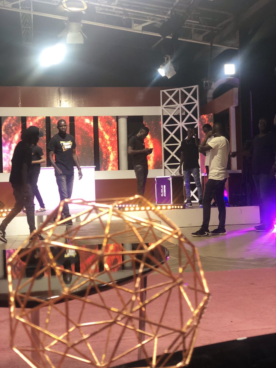 2stvsenegal's tweet photo. đRESTEZ SCOTCHĂ CHERS AMIS INTERNAUTES, VOTRE SOIRĂE DU SAMEDI SERA ASSURĂE PAR VOTRE #TEAMINTENSE !! https://t.co/kaIKu7eRSi