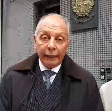 No puede ser como una persona como salle , salga a realizar manifestaciones en medio de un pandemia que se a cobrado a varios uruguayos, la verdad es que no hay palabras para describirlo,  que verguenza.