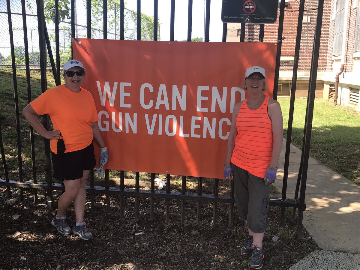 Thanks to all the groups coming together in Philly to support #WearOrange because together we can make a difference. @MomsDemand @blackclergyphl @EinsteinHealth @SenatorHaywood @PhilaParkandRec
