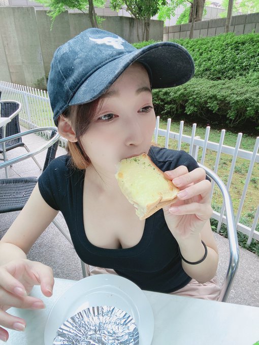 クロックムッシュは シンプルなのに私の大好きがこれでもかってくらい詰まってる https://t.co/AxHkHARqVS