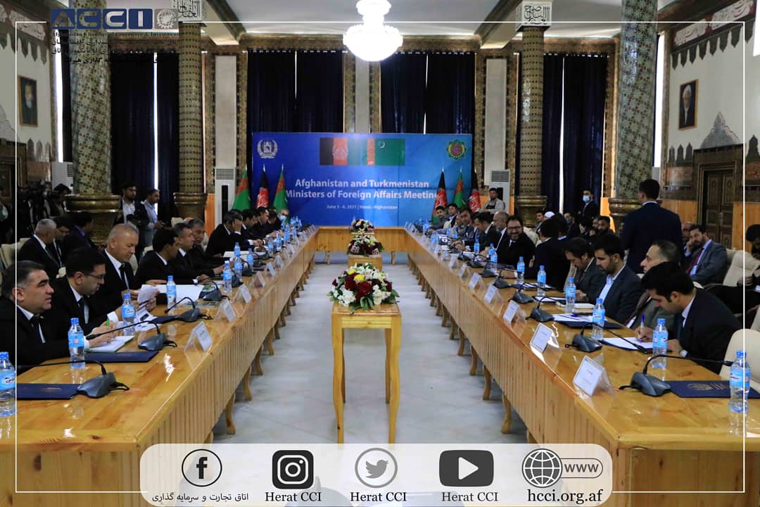 heratcci's tweet photo. وزرای خارجه جمهوری اسلامی افغانستان و ترکمنستان صبح روز (شنبه ١٥ جوزا) در ولایت هرات دیدار کرده و روی موضوعات مختلف گفتگو کردند.
در این دیدار یونس قاضی‌زاده رییس اتاق تجارت و سرمایه‌گذاری هرات نیز حضور داشت و اینگونه نشست‌ها را برای بهتر شدن وضعیت تجارت مهم ارزیابی کرد. https://t.co/lUcbRqkWMJ