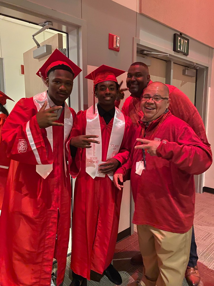 SedberryJr's tweet photo. Got to see my 2nd class of Tigers 🐅 Graduate.  Can’t wait to see these young men impact our world. A few pics from graduation. 
@JakobeGarrett3 @Harris_Shane2  @CoMartinezEMS 
#TigerTOUGH🐅 https://t.co/Y8QEUwL20H