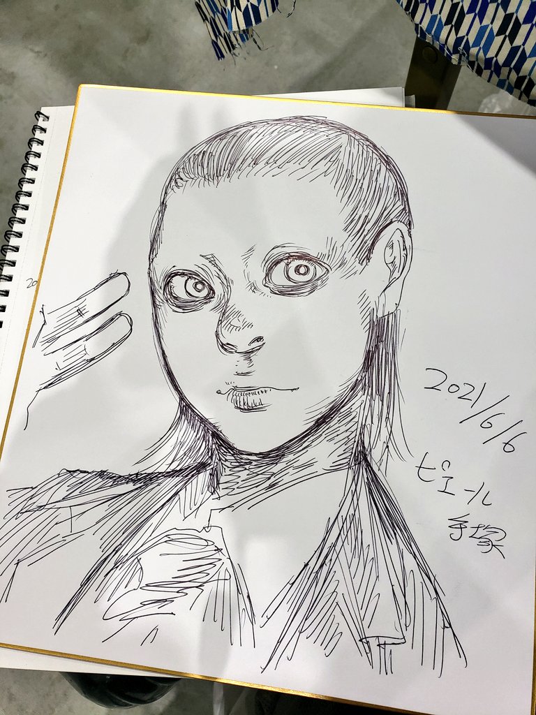 スケブたのまれたり、色紙頼まれたりしたので、描いてる。 