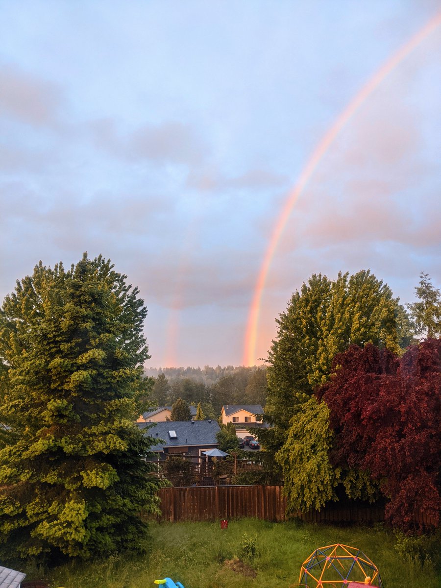 lyssasphere's tweet image. Double rainbow all the way across the sky!