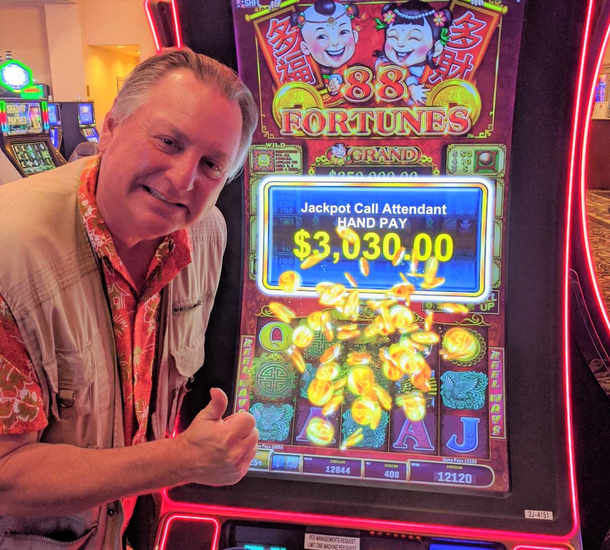 HarrahsLaughlin's tweet image. 💰 💰 Congratulations #WINNER Harold #twojackpots = $4,614 👍 👍 @HarrahsLaughlin #laughlin #caesarsrewards  #harrahslaughlin #beawinner #caesarsentertainment