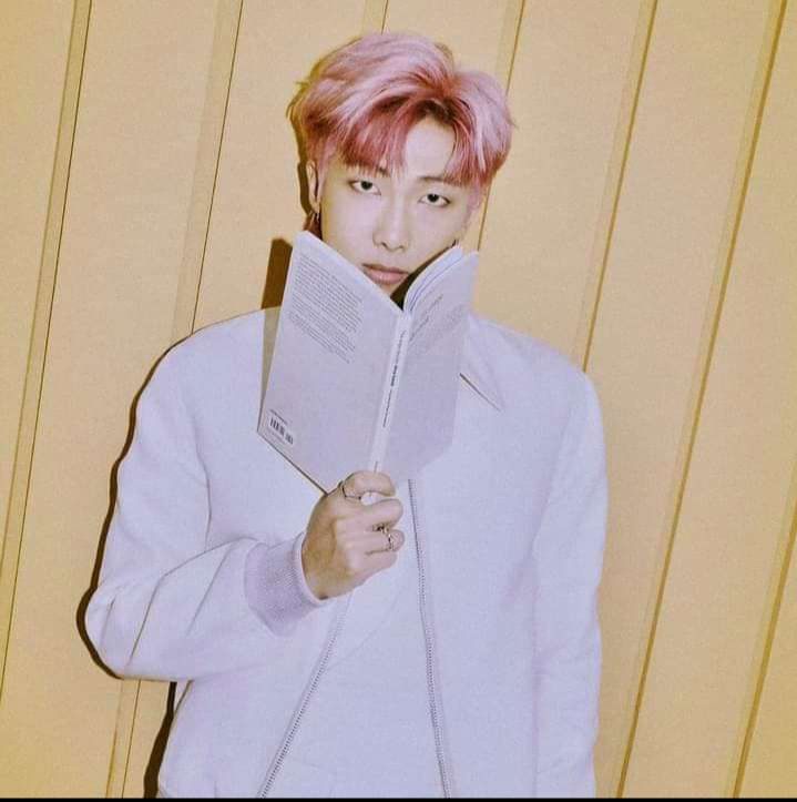 premaTaehyung's tweet photo. World best leader #BTS #KimNamjoon #leaderofbts https://t.co/YWAUlvxa8L