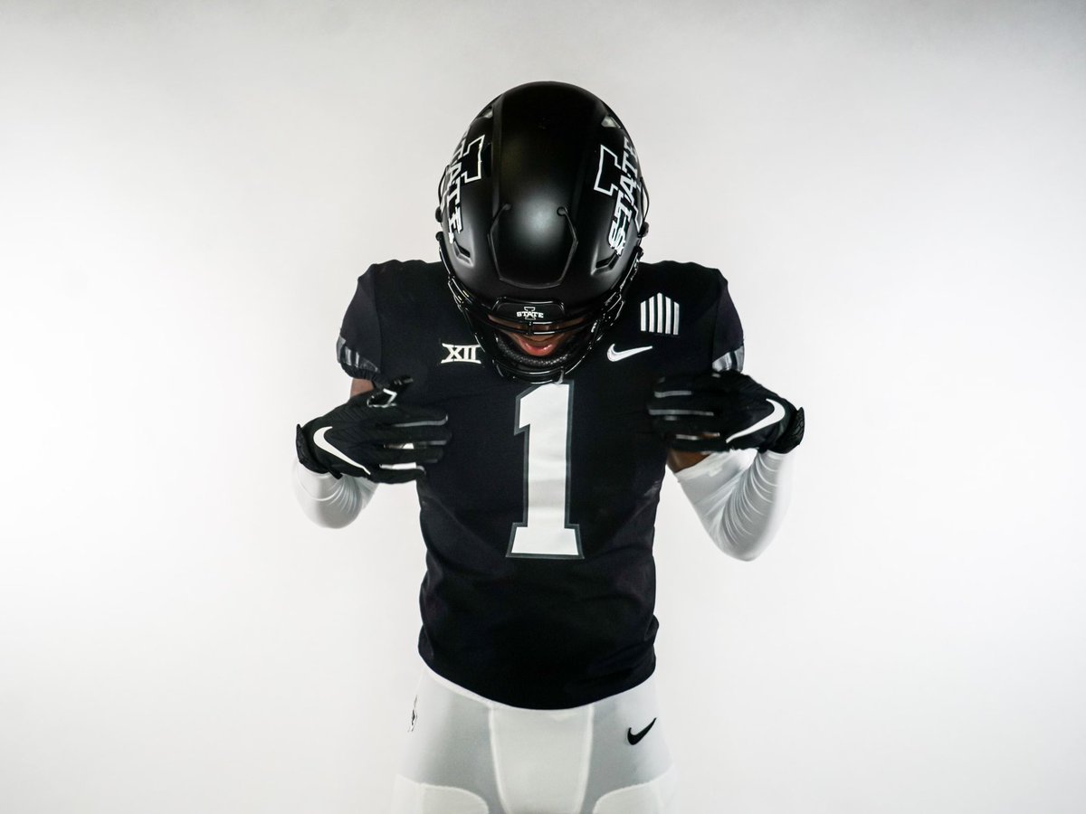 Iowa state official visit ‼️🌪
<a href="/ISUMattCampbell/">Matt Campbell</a> @coach_horsepwr 
#cyclONEnation