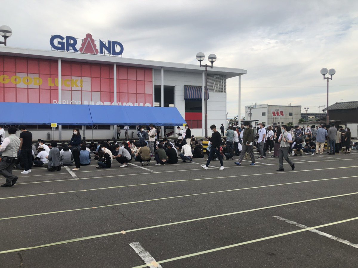 Vi P業界の情報ルーム 株式会社vip公式 年１の６月６日は 業者仲間より 香川県 パーラーグランド元山店さん 朝イチから６６６人前後が並んでました すげ 抽選で 今から帰るそうです 汗 共有頂きありがとうございます T Co
