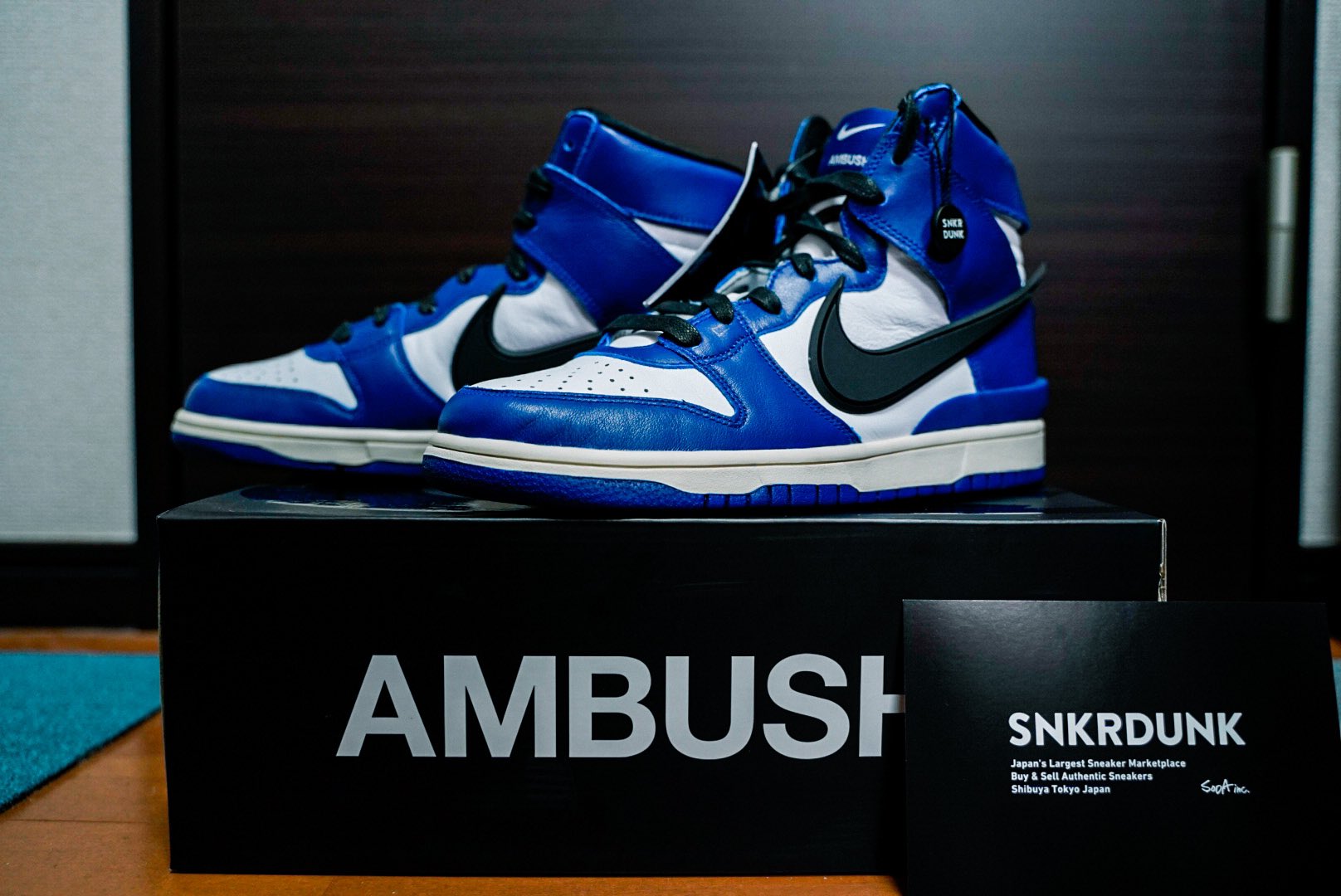 はっせースニーカー垢 Ambush Nike Dunk High Deep Royal 人生初のダンク こんなにプレ値を出して買った事ないからめちゃくちゃテンション上がってます 毎度恒例スニダンさん Snkrdunk さんでの購入 ダンク スニーカー ナイキ Nike アン