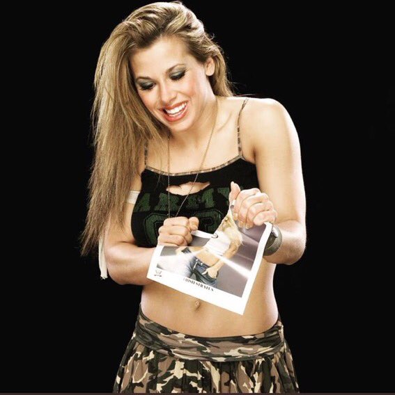 Mickie James had the best women’s storyline for a very long time and arguably one of the greatest feuds of all time with Trish Stratus. 

Any company who signs Mickie will get the views of many fans  and myself. https://t.co/OPWqKmZksc