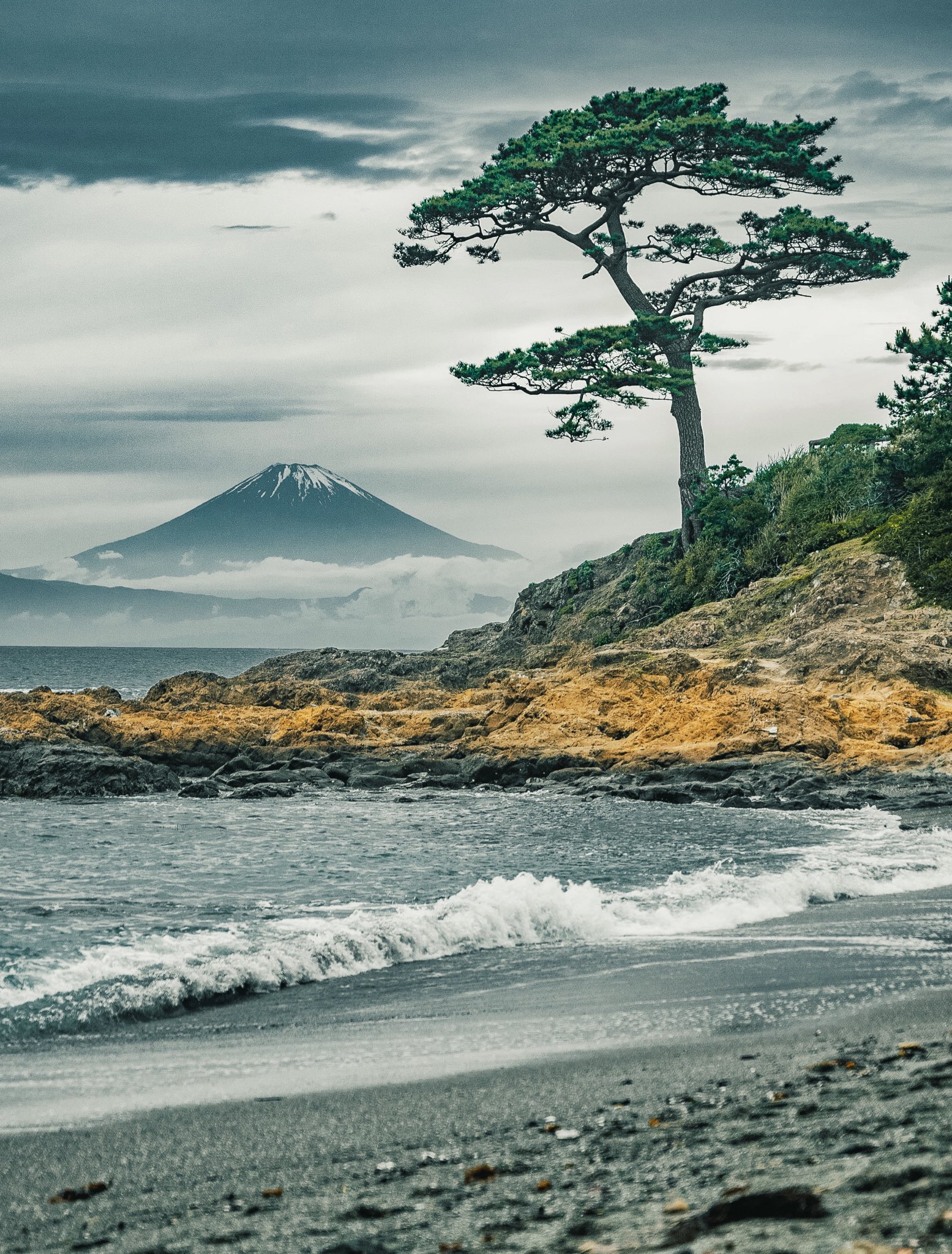 Log A 葉山で日本画みたいな富士山が撮れた T Co By2ofcrvec Twitter